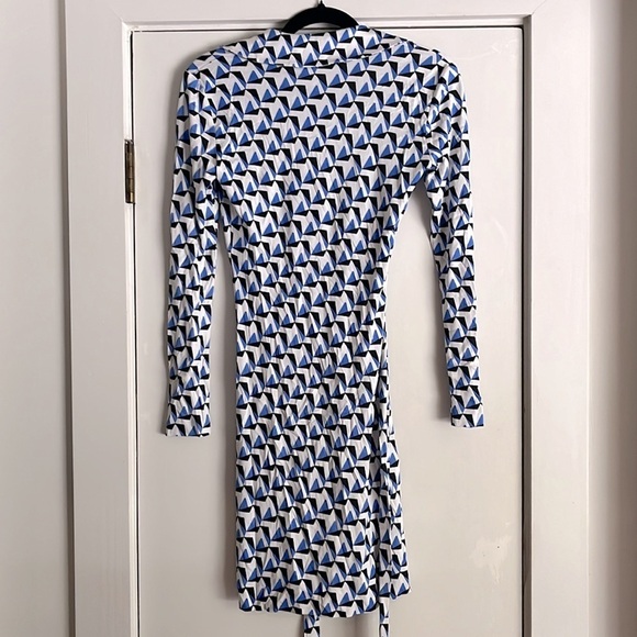 DVF New Jeanne Two Jersey Silk Wrap Dress in Akita Signature Blue Size XXS - Picture 7 of 13
